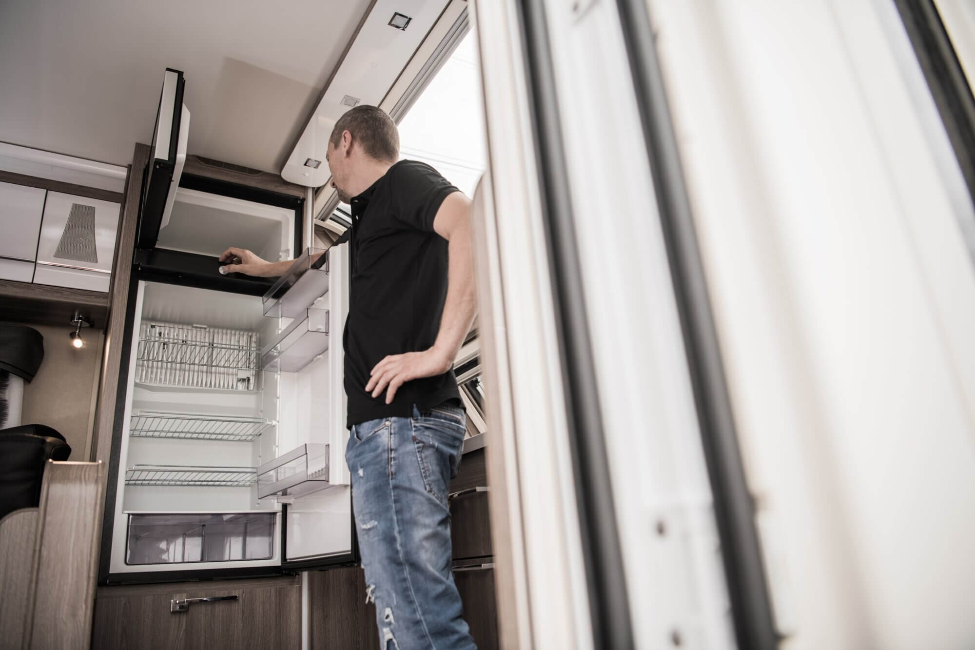 10 Tips to Prevent RV Fridge Ice BuildUp Effectively Habitatista