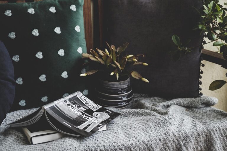 10 Best Cozy Nooks for Creating Personal Retreats in RVs That Maximize Comfort
