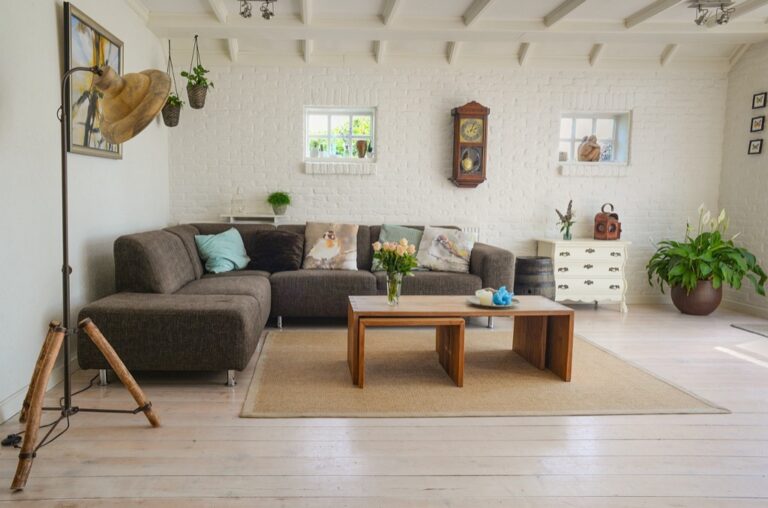 10 Best Wall Decor Ideas for Tiny Homes That Maximize Every Inch