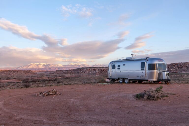 11 Boondocking Locations with Reliable Cell Service That Digital Nomads Swear By