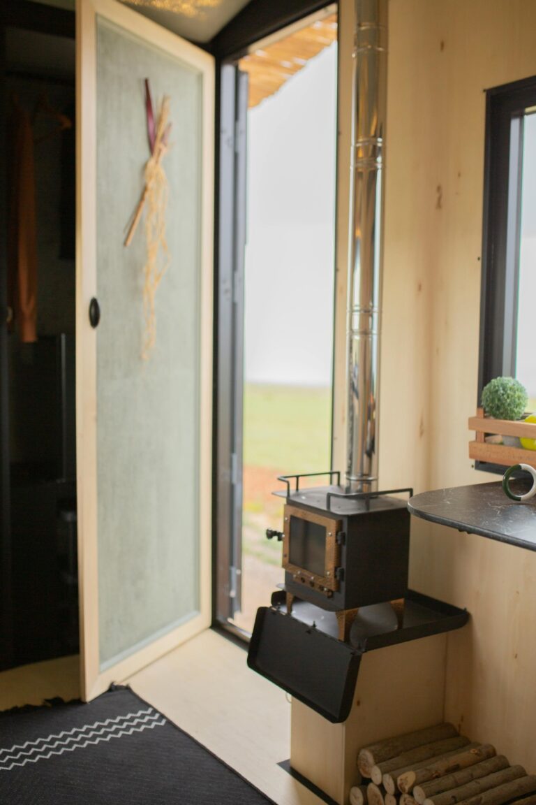 11 Emergency Heating Solutions for Tiny Dwellings That Maximize Safety & Space