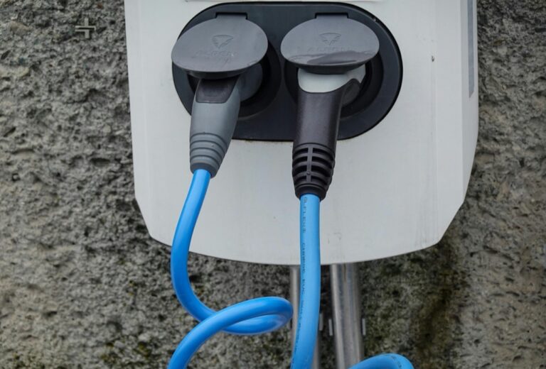 11 Pros and Cons of Portable Power Stations That Power Off-Grid Freedom
