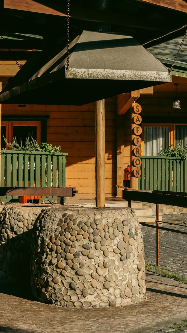 7 Ways to Incorporate Outdoor Kitchens in Small Spaces: Transform Every Inch