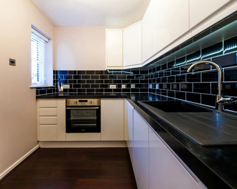 11 Space-Efficient Kitchen Designs for Tiny Homes That Maximize Every Inch