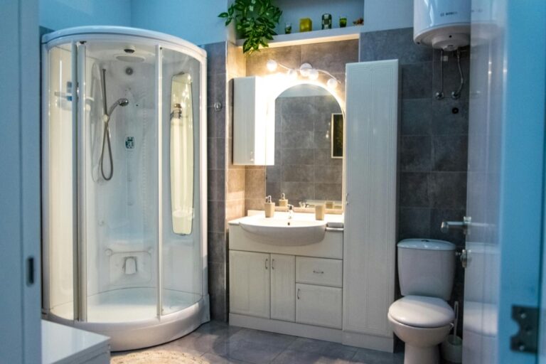 12 Best Shower Caddies for Organized Bathing in RVs That Maximize Space