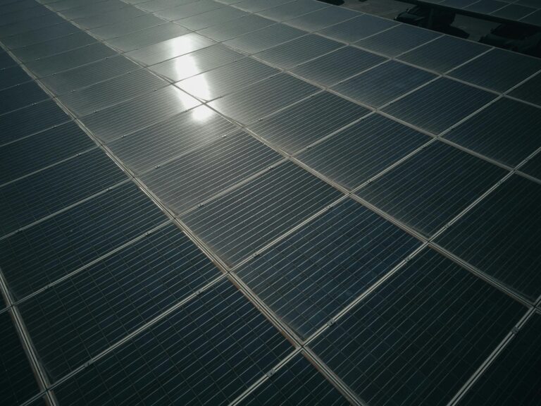 12 Off-Grid Solar Living Techniques That Power True Independence
