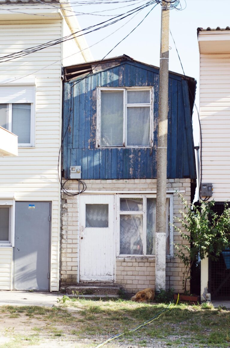 7 Common Electrical Issues in Tiny Homes and Solutions for Off-Grid Success