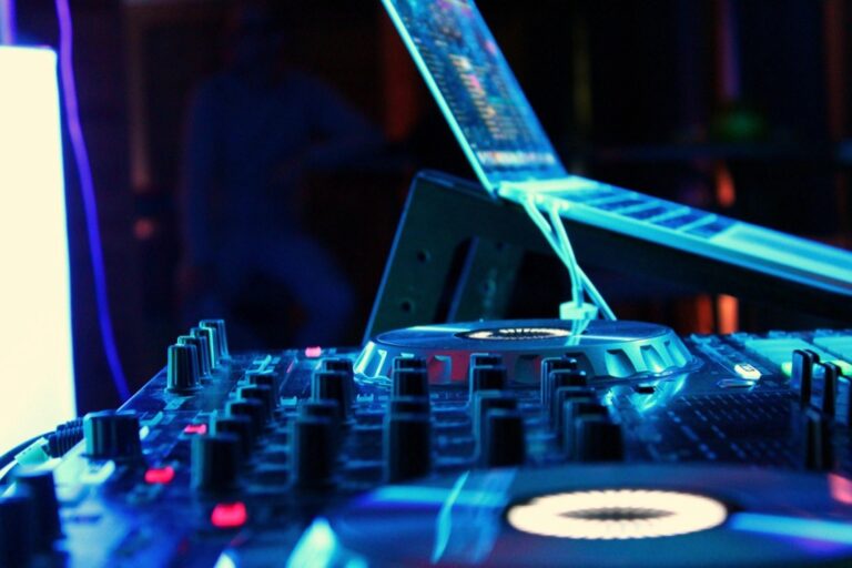 5 Best Portable Sound Systems for Outdoor RV Gigs That Nomads Swear By