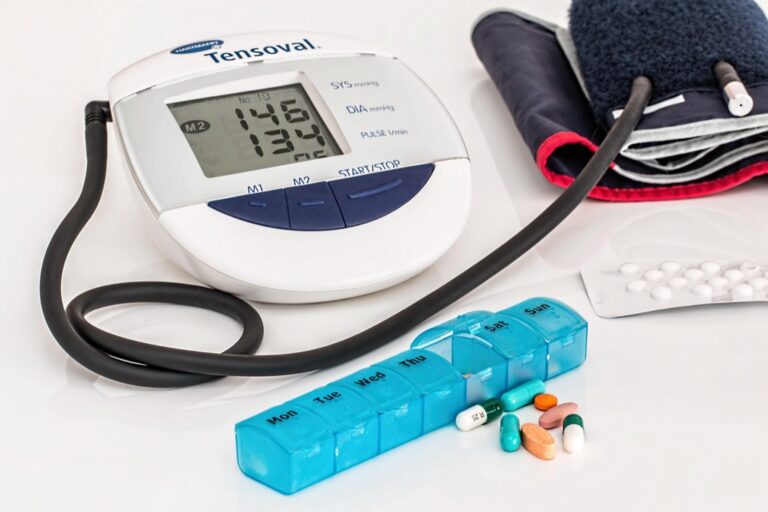 5 Best Portable Medication Dispensers for RV Travelers That Ensure Peace of Mind