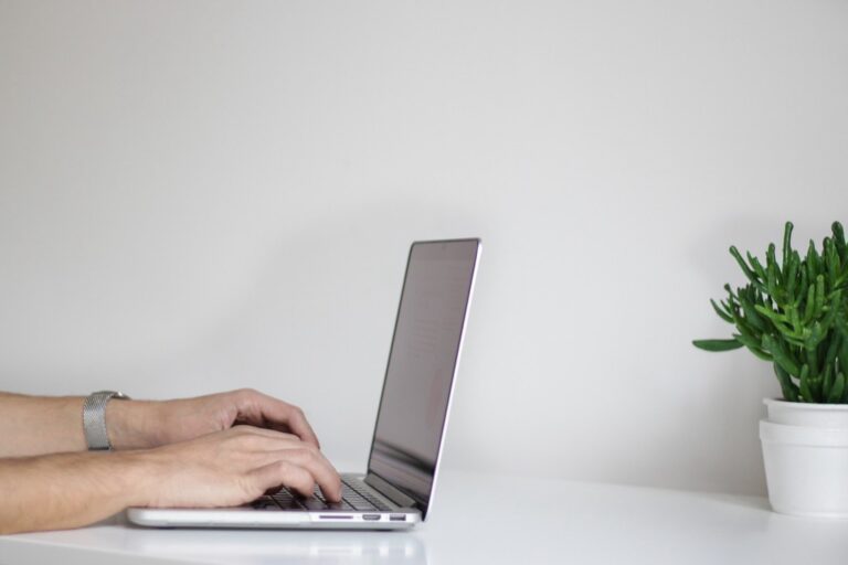 7 Steps to Prioritize Internet Needs When Downsizing – Save Without Sacrifice
