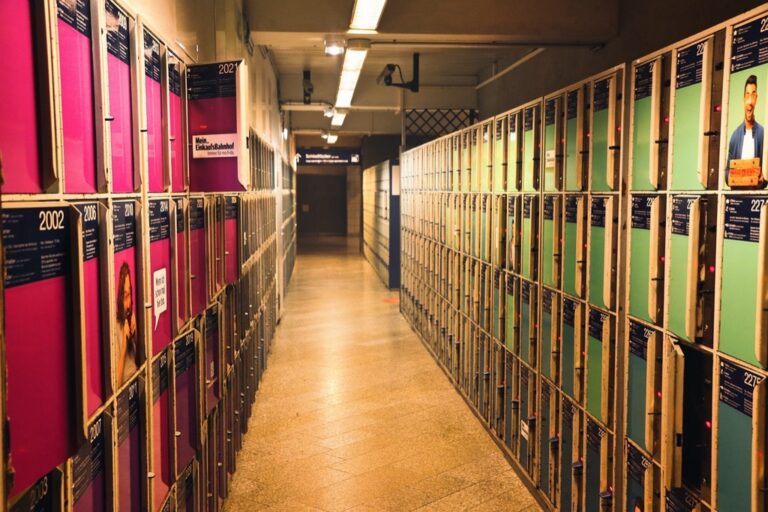 7 Best Practices for Managing Packages in RV Parks: Staff Sanity Savers