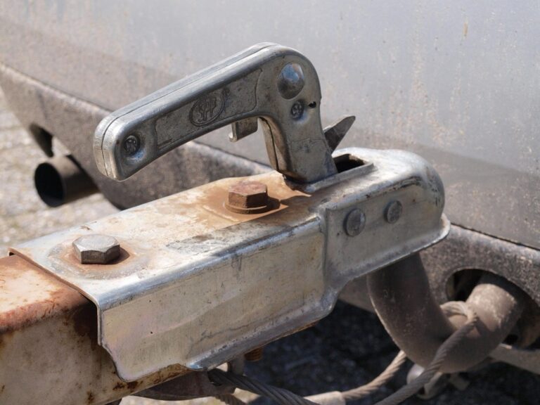 5 Ways to Use Weight Distribution Hitches in Windy Conditions For Total Control