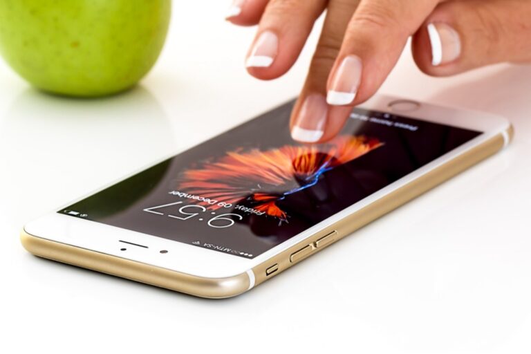 7 Essential Tools for Mobile Furniture Refinishing That Enable Location Freedom