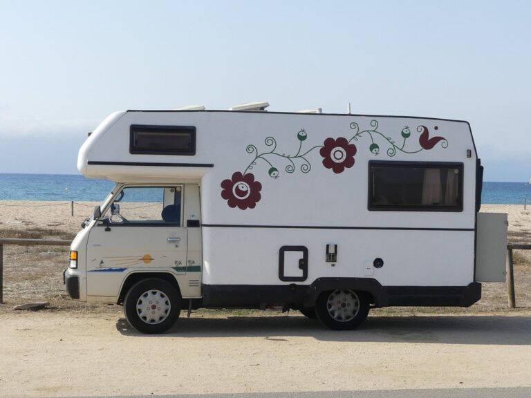 7 Solutions for Vehicle Registration While Traveling Long-Term: Nomads Swear By