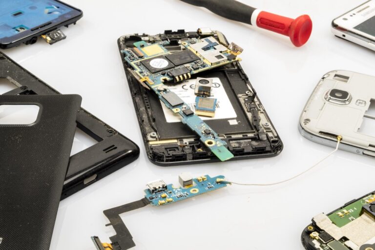 7 Ways to Find Trustworthy Mobile Repair Technicians That Protect Your Data