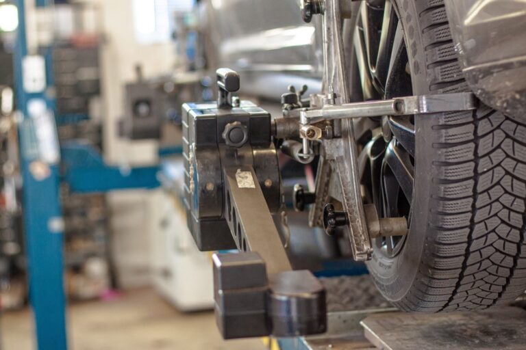 5 Best Glass Repair Companies for RVs That Road Warriors Swear By