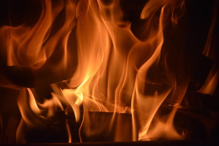 7 Ways to Use Thermal Mass in Tiny Homes That Slash Energy Bills