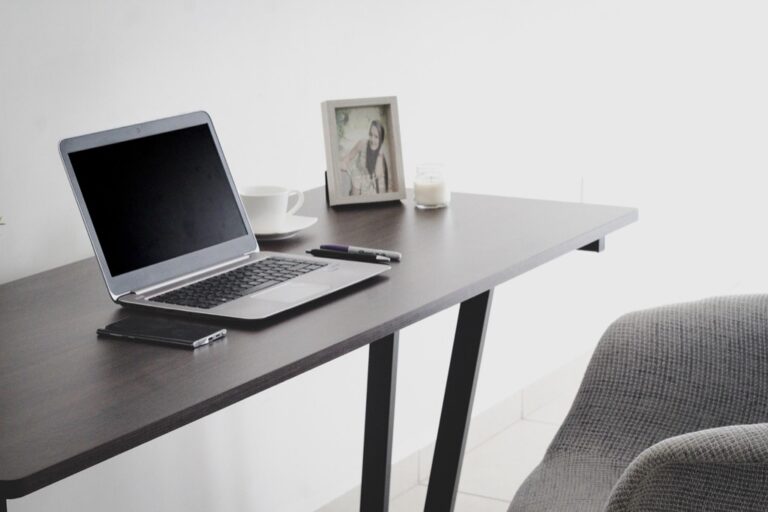 10 Ideas for Organizing a Small Home Office Efficiently | Maximize Every Inch