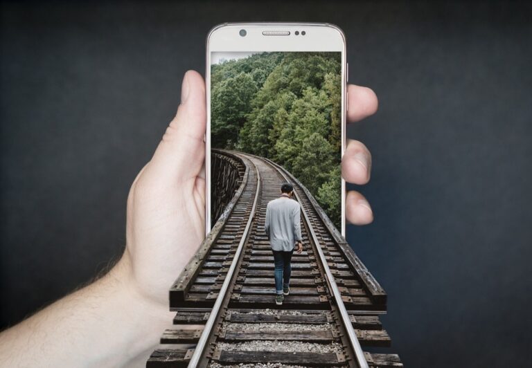 7 Community Resources for Mobile Battery Support That Experts Swear By