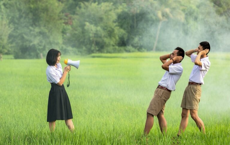 7 Alternative Communication Methods for Remote Living: Support Self-Reliance