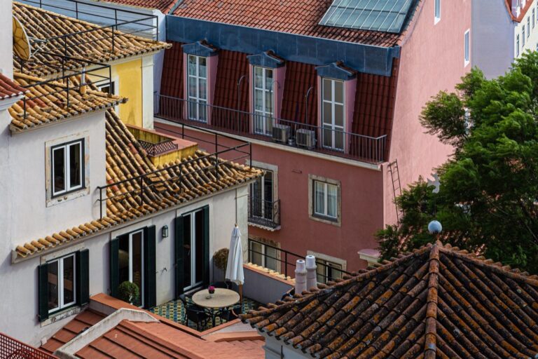 7 Ways to Build Community Connections in Tiny Living That Enrich Daily Life