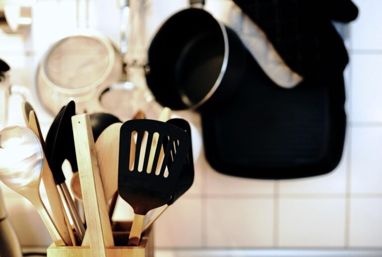 5 Best Food Prep Tools for Small Kitchens That Maximize Every Inch