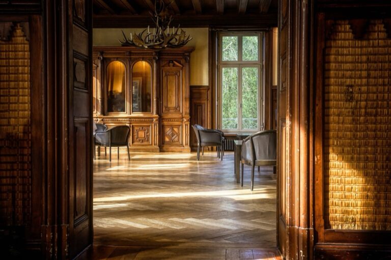 7 Ways to Create Boundaries in Shared Living Spaces That Prevent Conflict