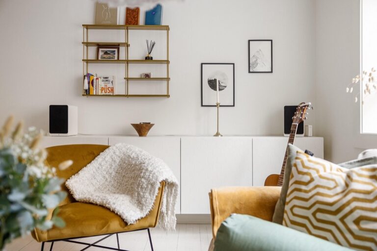 5 Best Corner Shelves for Maximizing Small Spaces That Transform Dead Zones