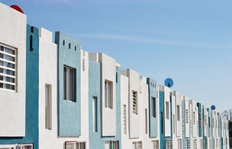 7 Unique Insurance Solutions for Alternative Housing: Protect Your Freedom