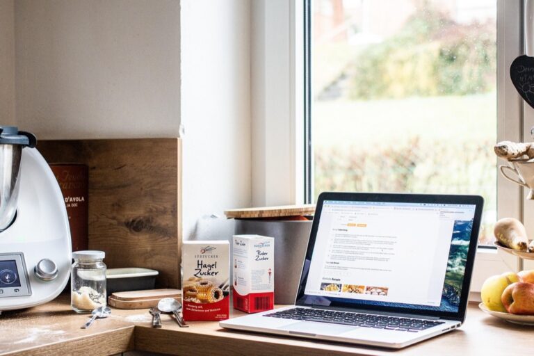 7 Tips for Adapting Recipes in Small Kitchens That Maximize Every Inch