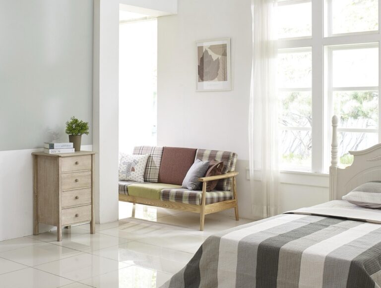 5 Best Window Cleaning Products for Mobile Living That Nomads Swear By