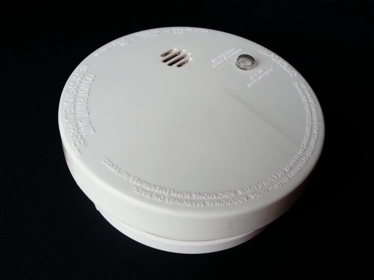 5 Best Hardwired Smoke Detectors for Tiny Homes That Save Precious Space