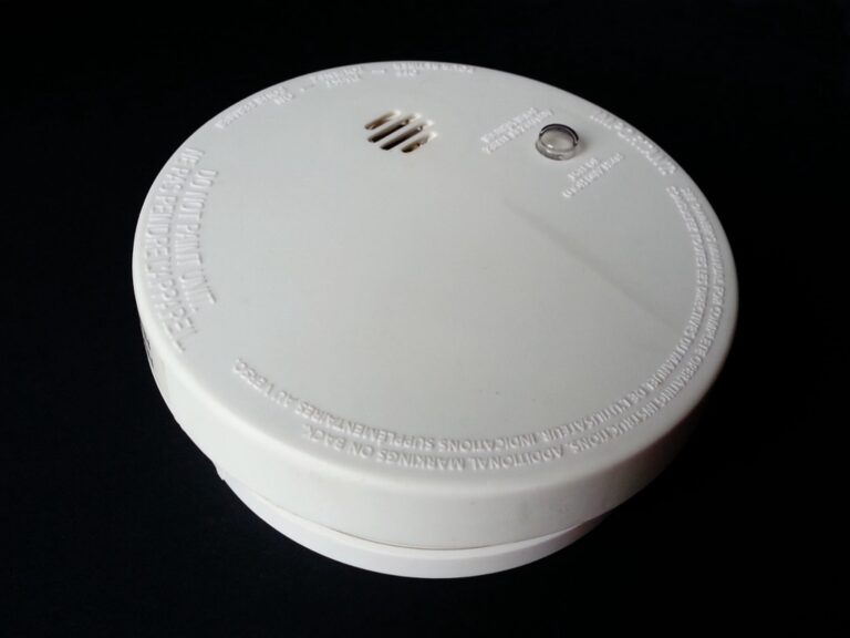7 Smoke Detector Maintenance Tips for Tiny Living That Save Lives