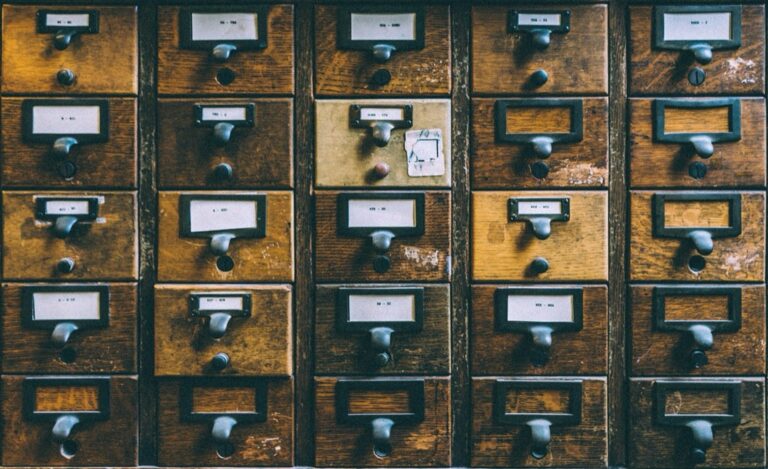 7 Ways to Transform Old Drawers into Functional Storage & Declutter Your Life