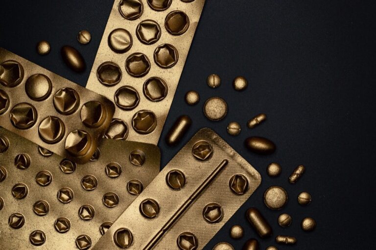 5 Best Pill Organizers for Small Spaces That Maximize Every Inch