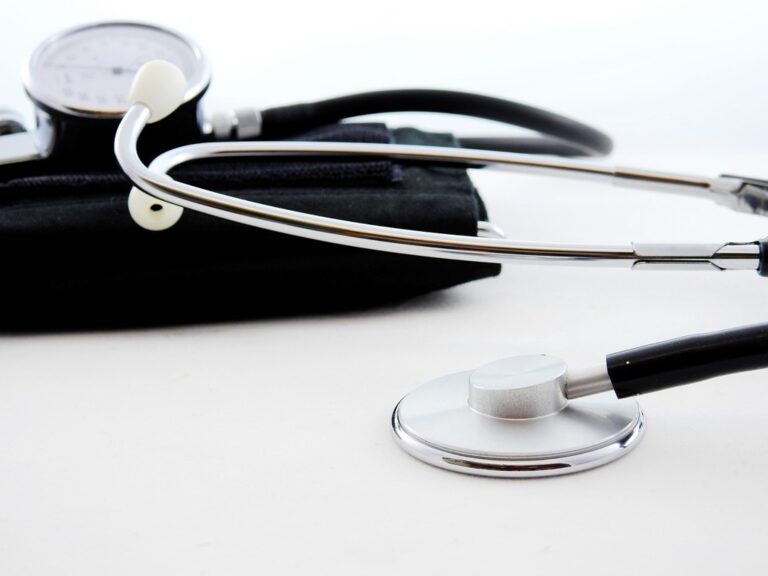 5 Best Health Monitoring Devices for Tiny Homes That Maximize Every Inch