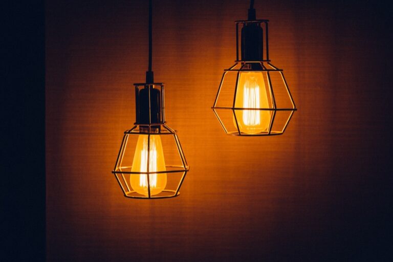 5 Best Battery Backup Systems for Avoiding Generator Noise That Power Silently