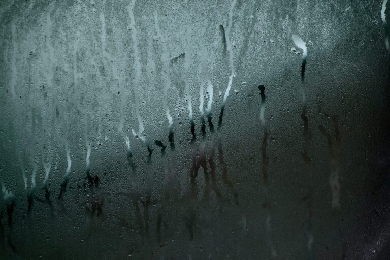 7 Effective Condensation Prevention Strategies for Small Spaces That Prevent Mold