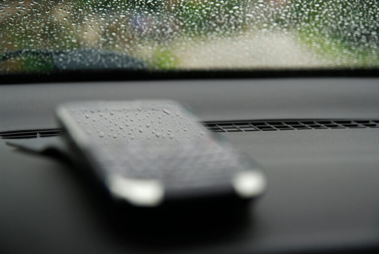 5 Best Mobile Glass Repair Services for RVs That Come To You Anywhere