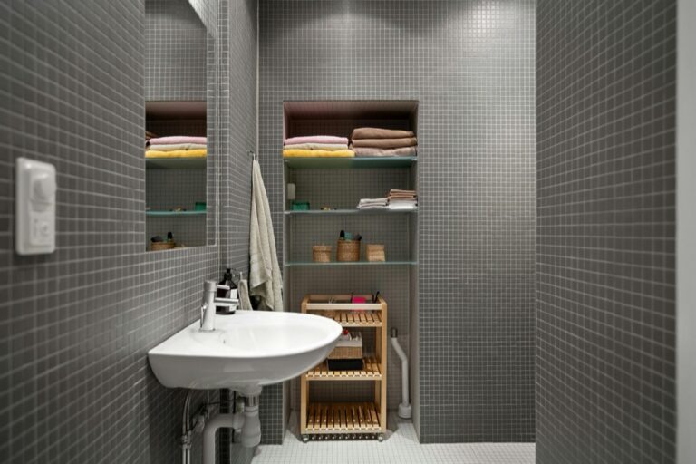 7 Clever Ideas for Maximizing Bathroom Storage in Small Spaces That Transform Clutter