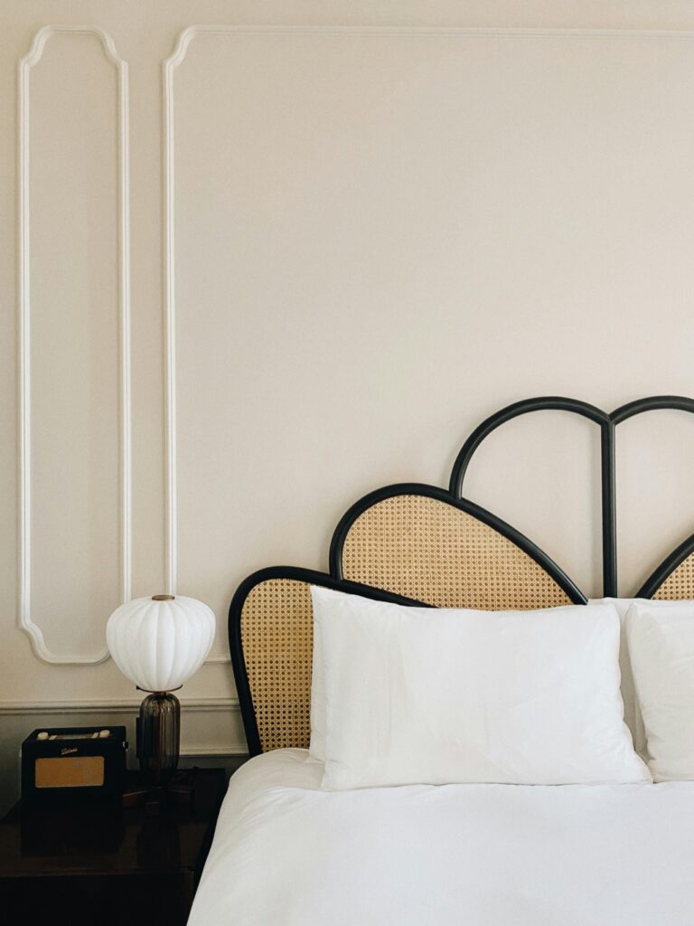 7 Ideas for Cohesive Upholstery in Small Living Areas That Maximize Every Inch