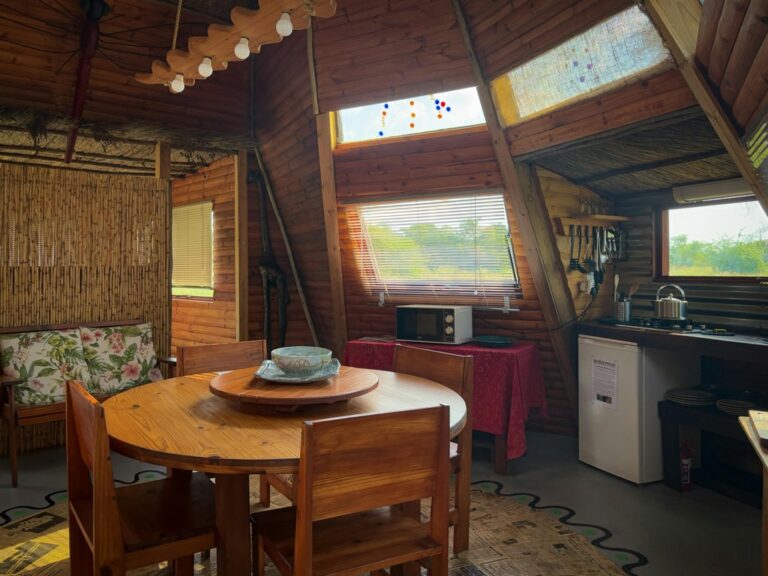 7 Ways to Adapt Your Lifestyle in Tiny Homes That Maximize Every Inch