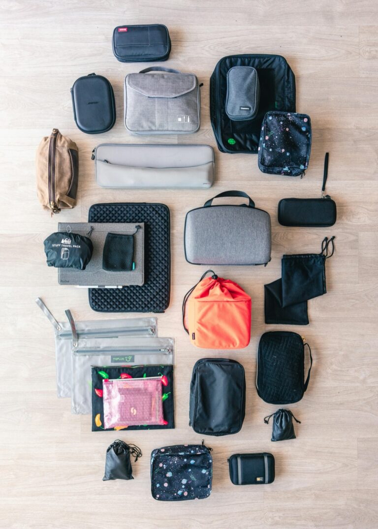 7 Minimalist Closet Solutions for Travelers That Pack Ultimate Freedom