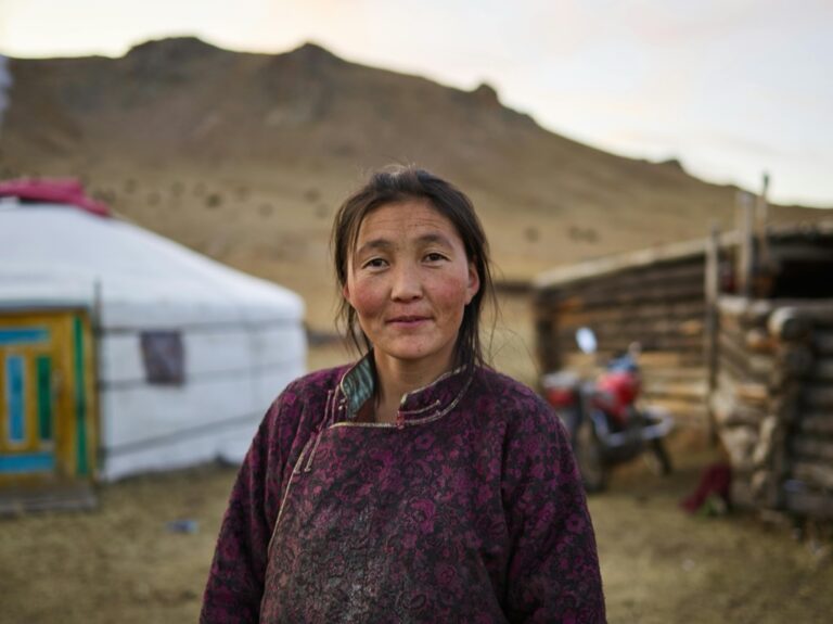 7 Community Strategies for Peaceful Mobile Living That Nomads Swear By