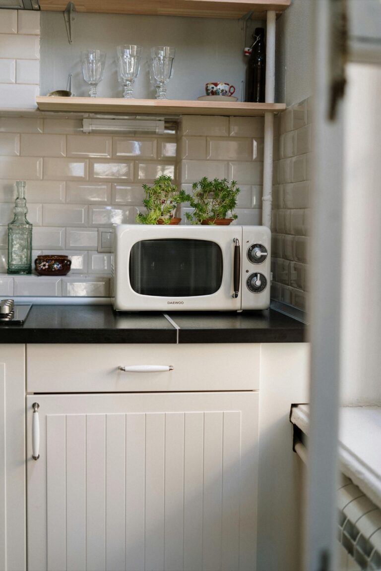 5 Best Range Hoods for Small Kitchen Spaces That Maximize Every Inch