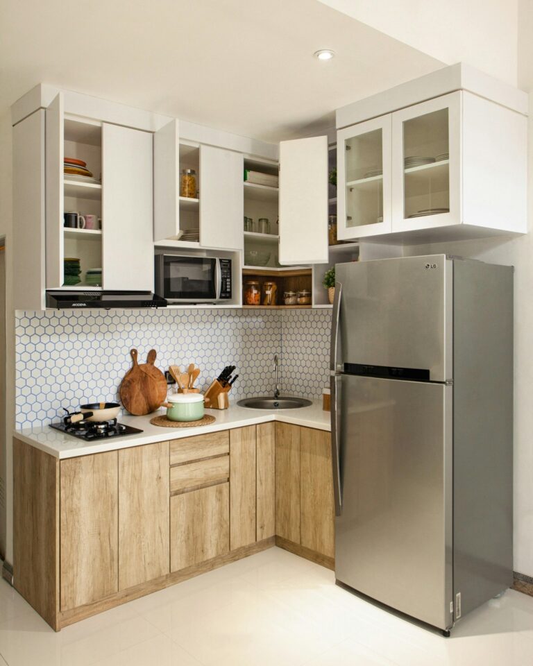 7 Best Alternatives to Traditional Fridges for Tiny Living: Maximize Every Inch