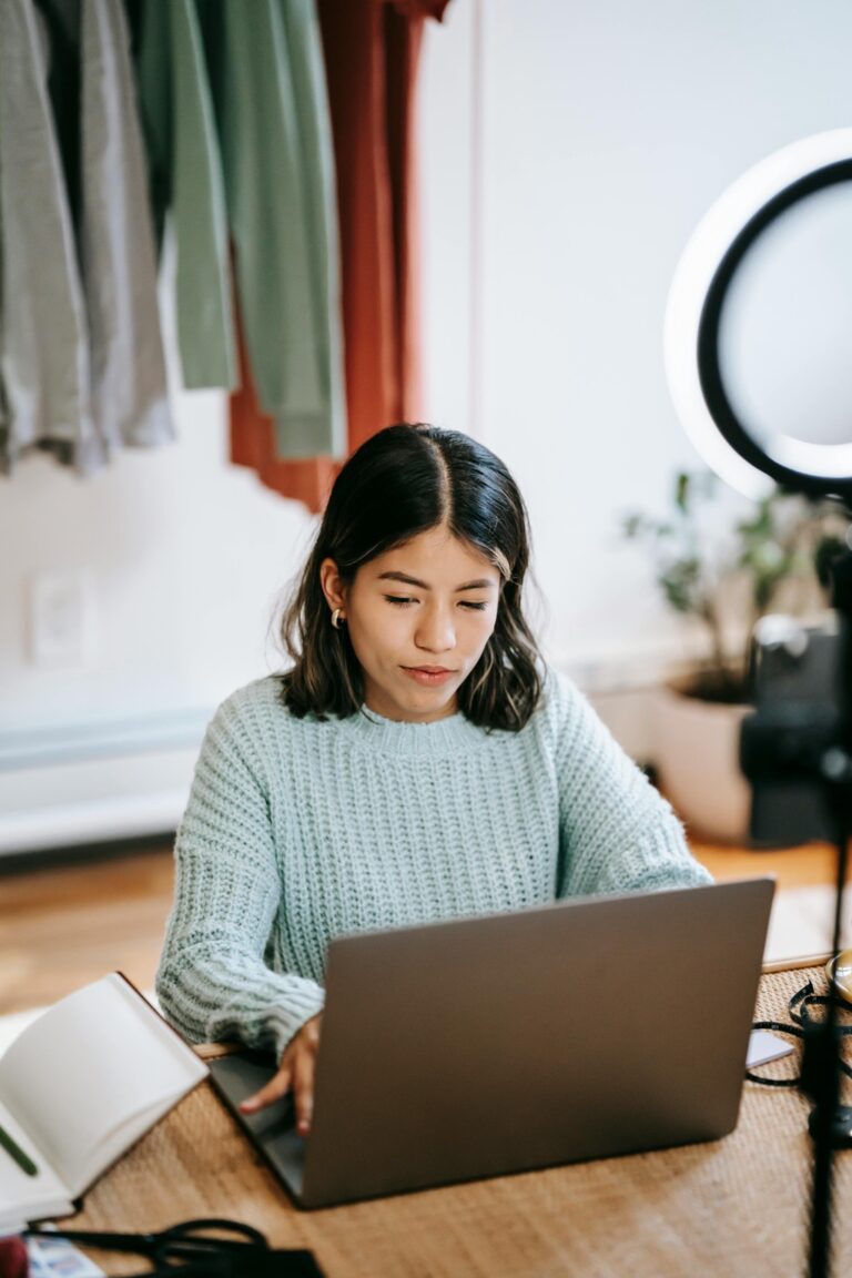 7 Best Practices for Remote Work in Tiny Living: Maximize Every Inch