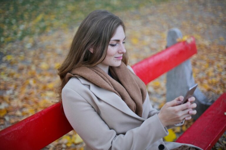 7 Ways to Balance Digital Connectivity with Nature Immersion: Reset Your Mind