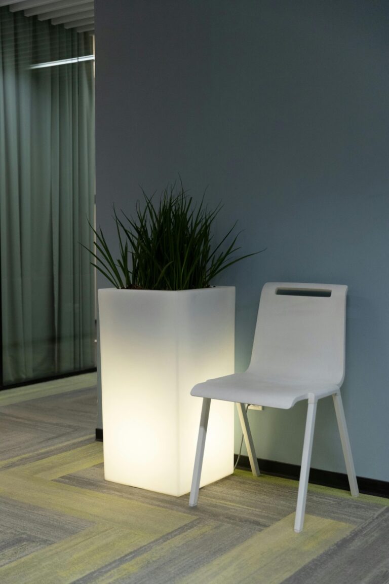 7 Ideas for Maximizing Corner Office Spaces: Transform Wasted Angles