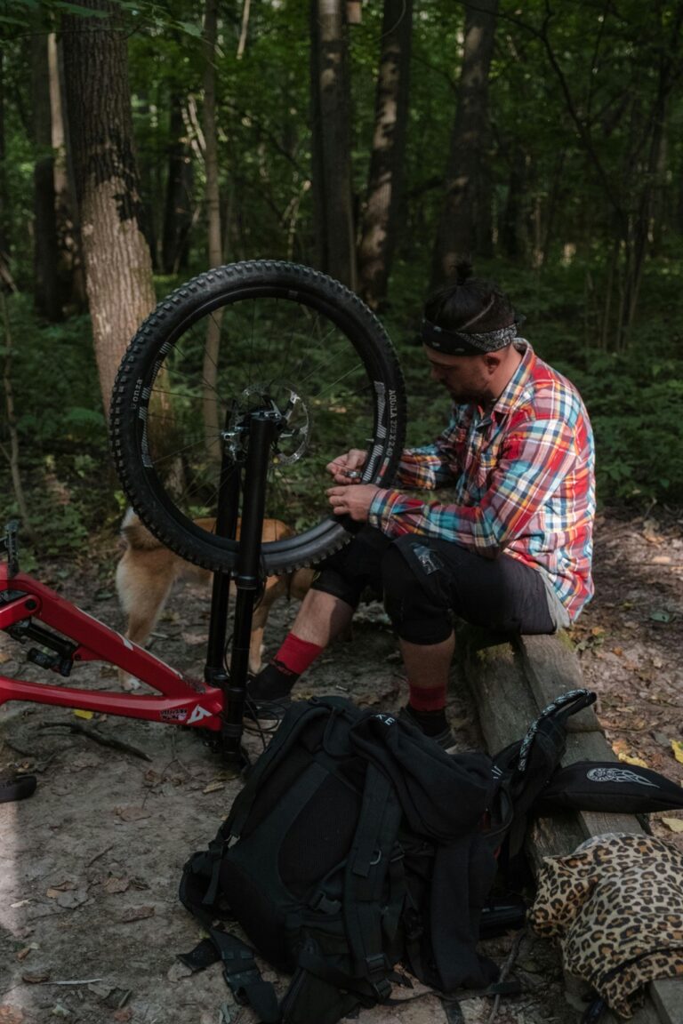 7 Ways to Build a Community for Travel Repair Advice Nomads Swear By